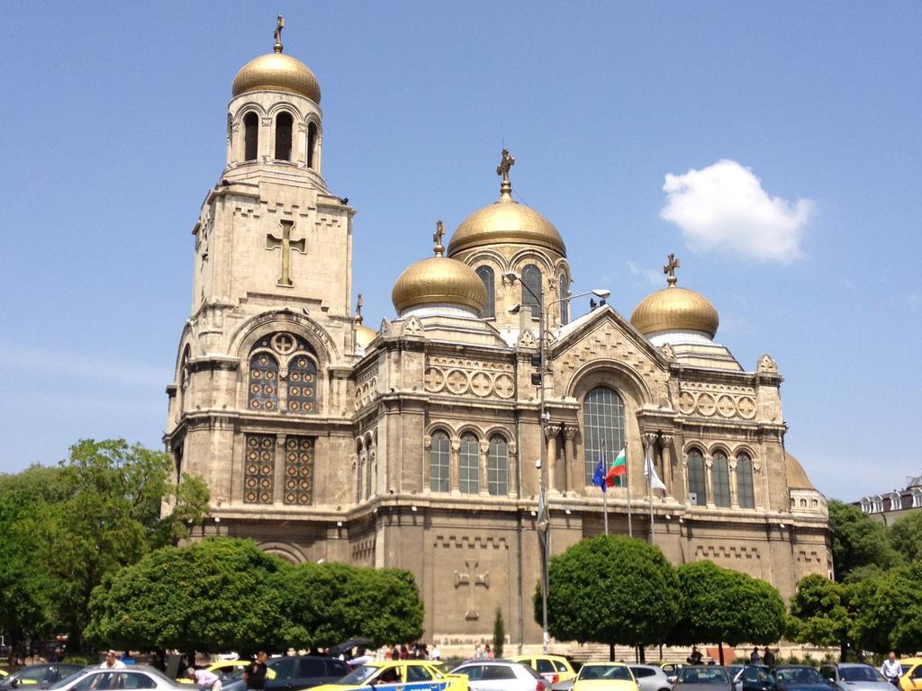 Cathedral Guesthouse Varna Exterior photo